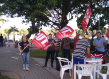 Dia Nacional de Luta conta com coleta de assinaturas contra a Reforma