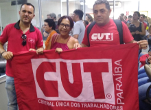 CUT-PB participa de manifestação de servidores em Campina Grande