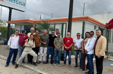 CUT Paraíba participa de ato de acolhimento de funcionário readmitido pela Energisa