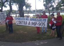 CUT-PB participa de mobilização dos jornalistas contra MP 905