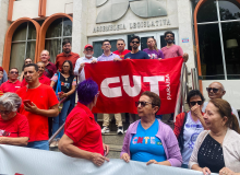 CUT-PB Reforça Manifestação de Professores Aposentados na Assembleia Legislativa