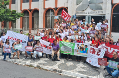 Trabalhadores/as em educação se mobilizam por pautas regionais e nacionais